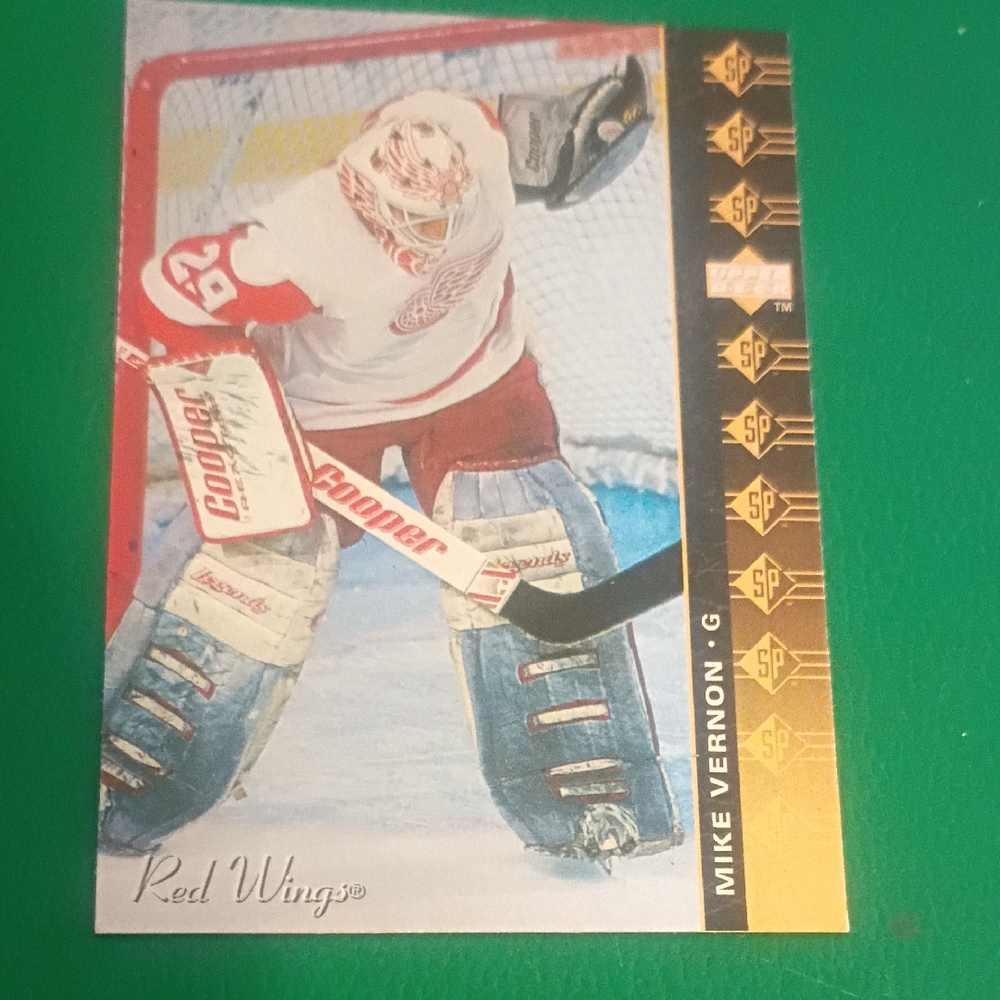 Mike Vernon 1994-95 Sp Upper Deck Hockey Card Detroit Red Wings Goalie